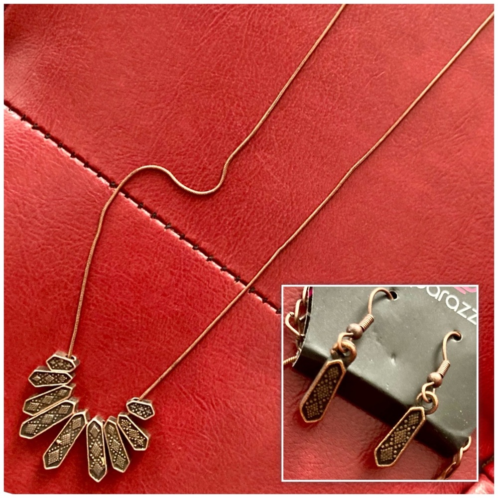 Elegant Gold Necklace and Earring Set